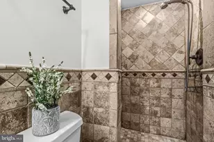 9145 School Craft Ln, Burke, VA 22015 - Photo 36