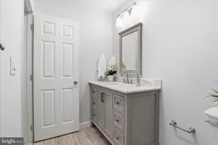 8110 Colony Point Rd, Springfield, VA 22152 - Photo 18