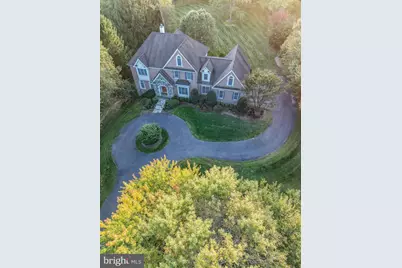 11379 Seneca Knoll Drive, Great Falls, VA 22066 - Photo 10
