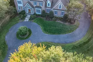 11379 Seneca Knoll Dr, Great Falls, VA 22066 - Photo 10