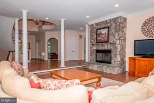 11379 Seneca Knoll Dr, Great Falls, VA 22066 - Photo 20