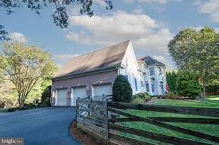 11379 Seneca Knoll Dr, Great Falls, VA 22066 - Photo 4