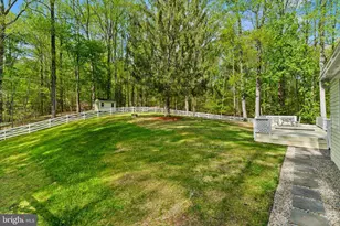 9201 Potomac Woods Ln, Great Falls, VA 22066 - Photo 44