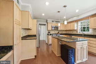 9215 Cork Pl, Burke, VA 22015 - Photo 14