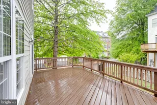 8908 Royal Hannah Ln, Fairfax, VA 22031 - Photo 10