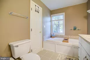 9518 Heathwood Ct, Burke, VA 22015 - Photo 28