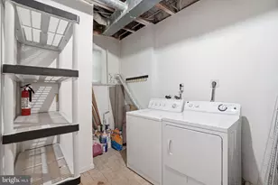 2391 Hunters Square Ct, Reston, VA 20191 - Photo 22