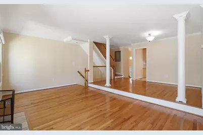 2391 Hunters Square Court, Reston, VA 20191 - Photo 4