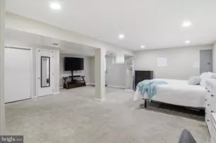 6809 Rolling Rd, Springfield, VA 22152 - Photo 30