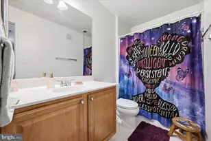 8932 Milford Haven Ct, Lorton, VA 22079 - Photo 14
