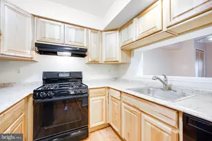5981 Havener House Way, Centreville, VA 20120 - Photo 12
