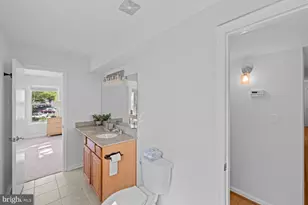 3179 Summit Square Dr, Oakton, VA 22124 - Photo 24