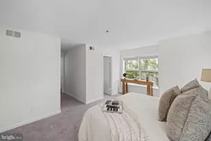 3179 Summit Square Dr, Oakton, VA 22124 - Photo 30