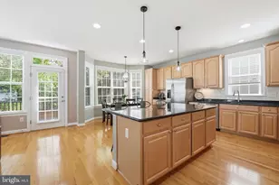 9805 Amsterdam St, Lorton, VA 22079 - Photo 14