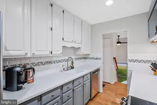 12617 Glenbrooke Woods Dr, Herndon, VA 20171 - Photo 8