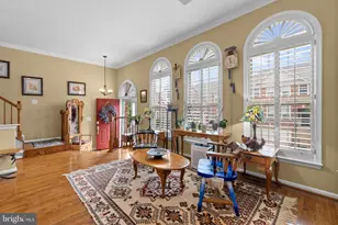5259 Cozy Glen Ln, Alexandria, VA 22312 - Photo 2
