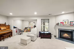 12922 Starters Ln, Fairfax, VA 22033 - Photo 32