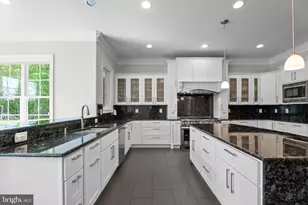 9889 Oxcrest Dr, Fairfax Station, VA 22039 - Photo 24