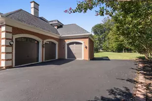 9889 Oxcrest Dr, Fairfax Station, VA 22039 - Photo 6