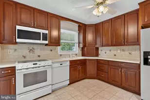 4501 Lantern Pl, Alexandria, VA 22306 - Photo 12