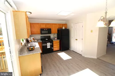 6385 Michael Robert Drive, Springfield, VA 22150 - Photo 6