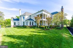 9113 Dara Ln, Great Falls, VA 22066 - Photo 8