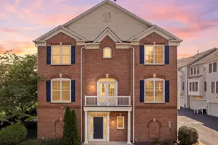 2409 Huntington Park Dr, Alexandria, VA 22303 - Photo 1