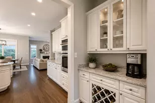 3242 Valley Ln, Falls Church, VA 22044 - Photo 8