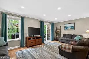 10111 Chestnut Wood Ln, Burke, VA 22015 - Photo 14