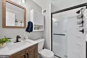 10111 Chestnut Wood Ln, Burke, VA 22015 - Photo 22
