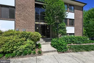 1533 Northgate Square, Reston, VA 20190 - Photo 2