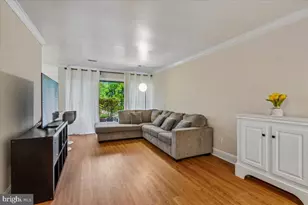 11256 Chestnut Grove Square, Reston, VA 20190 - Photo 4