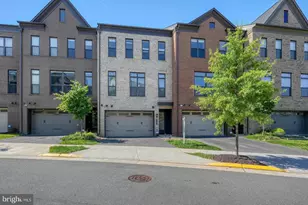 12305 W Oaks Dr, Fairfax, VA 22030 - Photo 2