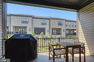 12305 W Oaks Dr, Fairfax, VA 22030 - Photo 14