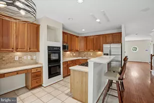 7301 Oldham Leeds Way, Springfield, VA 22150 - Photo 4