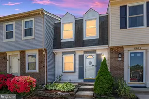 8307 Crestmont Cir, Springfield, VA 22153 - Photo 2