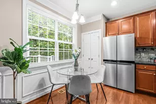 13698 Salk St, Herndon, VA 20171 - Photo 10