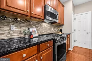 13698 Salk St, Herndon, VA 20171 - Photo 12