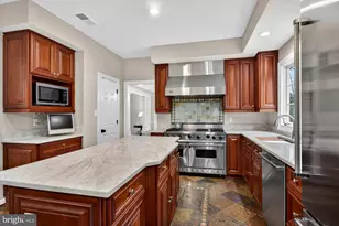 6303 Rockbridge Pl, Centreville, VA 20120 - Photo 16