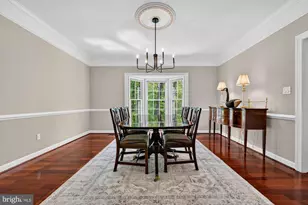 6303 Rockbridge Pl, Centreville, VA 20120 - Photo 2
