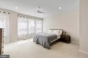 2437 Silver Line Aly, Herndon, VA 20171 - Photo 14
