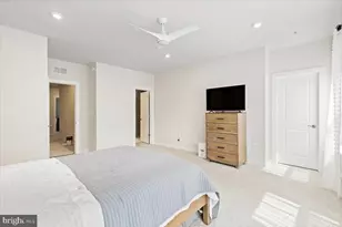 2437 Silver Line Aly, Herndon, VA 20171 - Photo 14