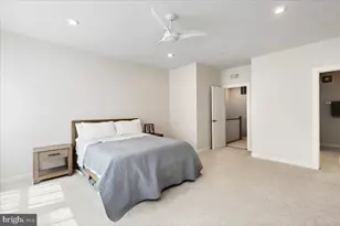 2437 Silver Line Aly, Herndon, VA 20171 - Photo 12