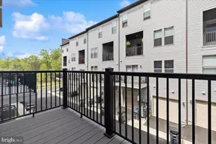 2437 Silver Line Aly, Herndon, VA 20171 - Photo 26