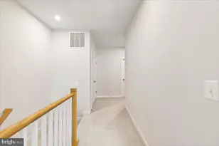 2437 Silver Line Aly, Herndon, VA 20171 - Photo 18