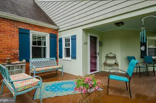 7133 Tyler Ave, Falls Church, VA 22042 - Photo 4