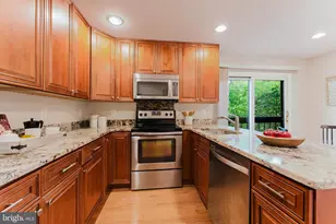 3177 Colchester Brook Ln, Fairfax, VA 22031 - Photo 16