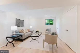 3177 Colchester Brook Ln, Fairfax, VA 22031 - Photo 6