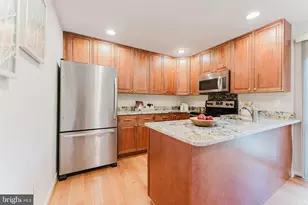 3177 Colchester Brook Ln, Fairfax, VA 22031 - Photo 4
