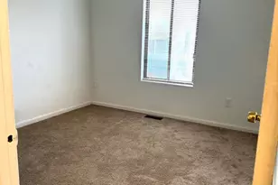 2112 Berger Pl, Herndon, VA 20170 - Photo 10